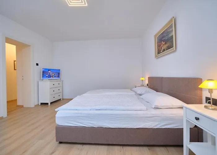 Bacci Central 2-Bedroom Apartment By Litto
